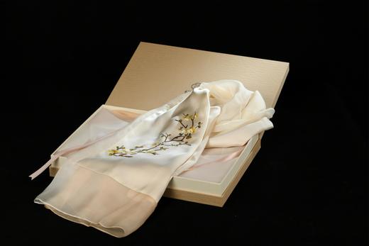 真丝长巾—傲雪繁花 商品图1