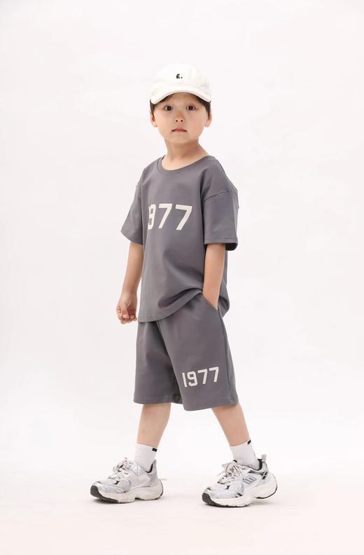 5色可选~吊牌价299元！【拉慕儿儿童1977套装】走线干净整洁，妥妥的大厂出品 很清凉的款式，男孩女孩都能穿~给娃娃们准备的小T恤和小短裤，套装直接解决所有！ 商品图3
