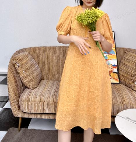 臣禾碎花连衣裙	9201020276 商品图1