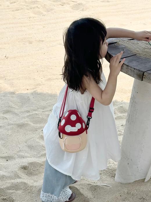 zoyzoi儿童斜挎包男童女童包包 宝宝外出旅游小背包小孩可爱腰包  轻盈不勒肩，背一整天都没压力！小巧便携可爱百搭~ 商品图0