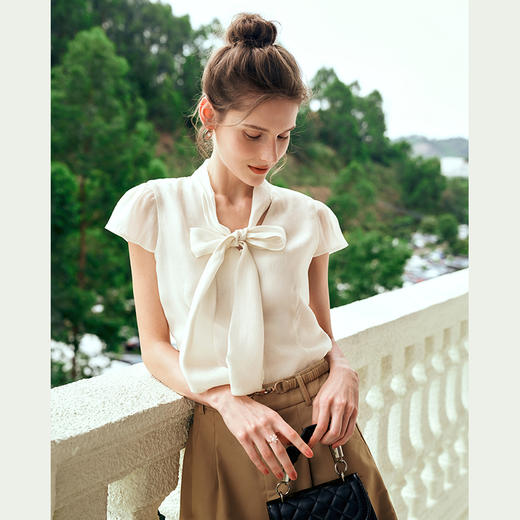 OLrain欧芮儿法式杏色衬衫女夏季2024年新款通勤百搭蝴蝶结雪纺衫 商品图1