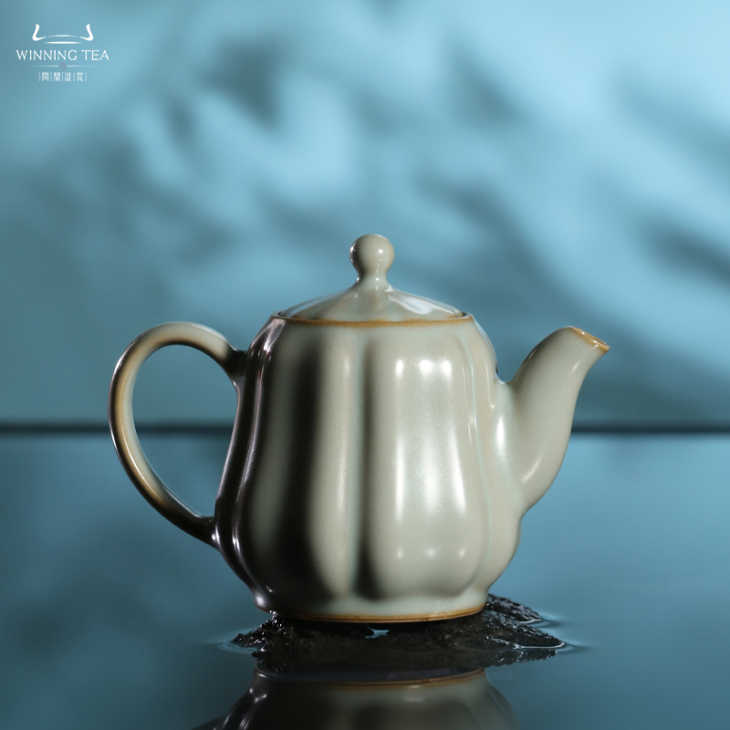 问鼎汝瓷天青小棱线壶（缺货）