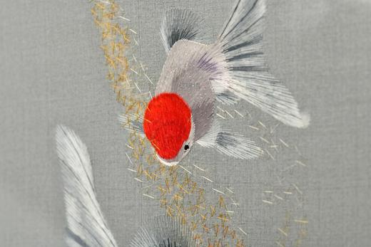 蜀绣双面绣-鸿运当头(胡桃木倭角架) 商品图1