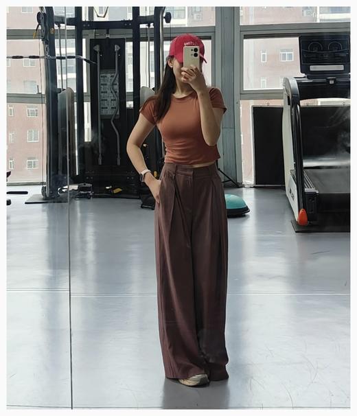 越南代工回货   lul*All It Takes 收褶罗纹短袖 商品图7