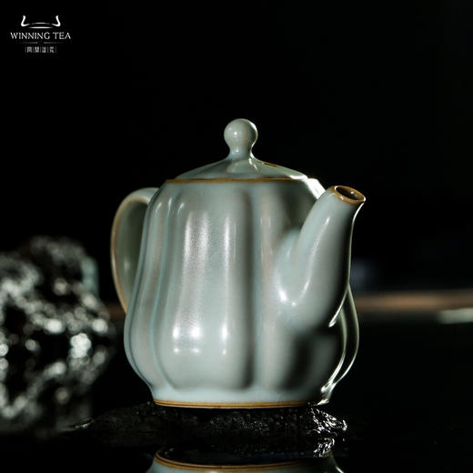 问鼎汝瓷天青小棱线壶（缺货） 商品图1