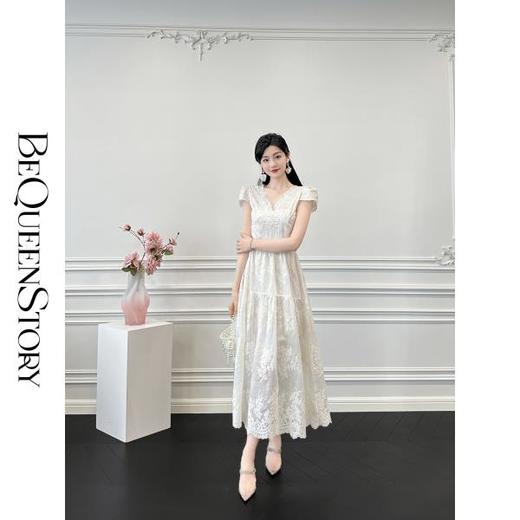 BeQueenStory【月光露易丝】高级感重工立体绣花法式V领收腰连衣裙 商品图2