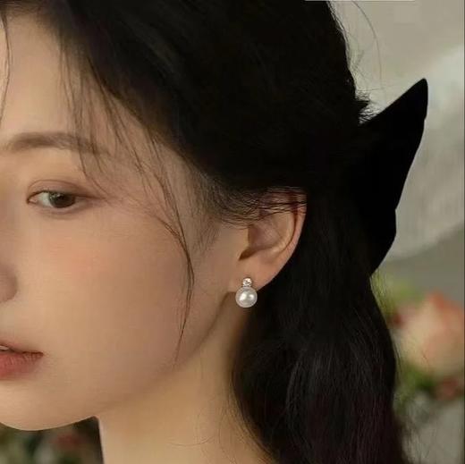 甄珠贝 戴妃款耳钉 ji光淡水7-8mm chao好品质 无暇或极细微 正圆极强光 类似澳白丝绒光感 18k白金镶嵌 商品图9
