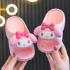 【趣味童心，快乐自在！】适合男童女童的三丽鸥儿童拖鞋，室内防滑，让孩子安心嬉戏。库洛米凉拖鞋，立体卡通造型、时尚可爱，拖走你家宝贝的小情趣！ 商品缩略图3