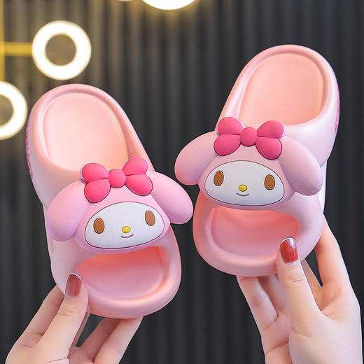 【趣味童心，快乐自在！】适合男童女童的三丽鸥儿童拖鞋，室内防滑，让孩子安心嬉戏。库洛米凉拖鞋，立体卡通造型、时尚可爱，拖走你家宝贝的小情趣！ 商品图3