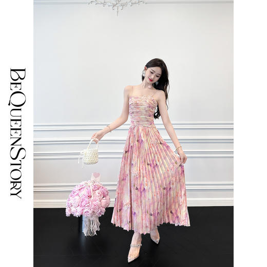 BeQueenStory【莫奈粉莲】高级感手工钉珠剪花压褶收腰吊带连衣裙 商品图0