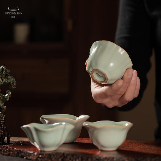 问鼎汝瓷鼎峰系列老款十二花神套组 商品图2