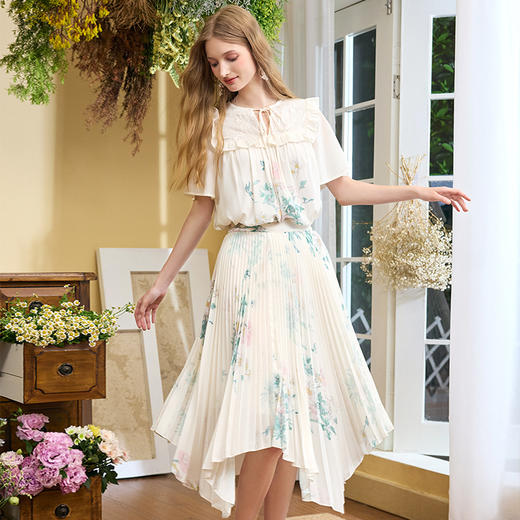 两三事梵高文艺阡陌交响2024夏季新款碎花印花不规则百褶裙半身裙 商品图1