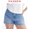 【短裤】女装柔软透气破洞毛边牛仔短裤 1N2224301 商品缩略图2