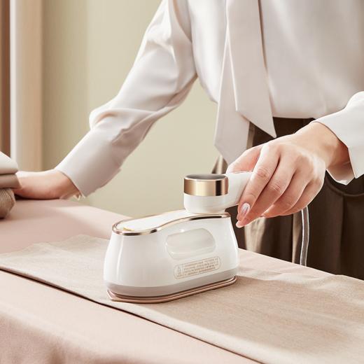 大宇手持熨烫机 , 蒸汽强劲，高速平皱定型 商品图3