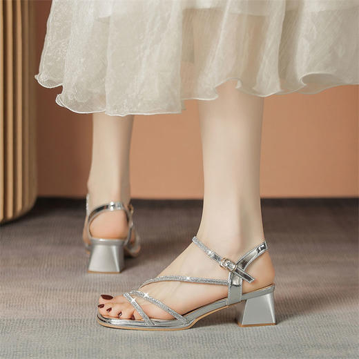 ZHR洋气超软水钻凉鞋女2024新款夏季一脚蹬粗跟两穿高跟鞋女外穿 商品图6