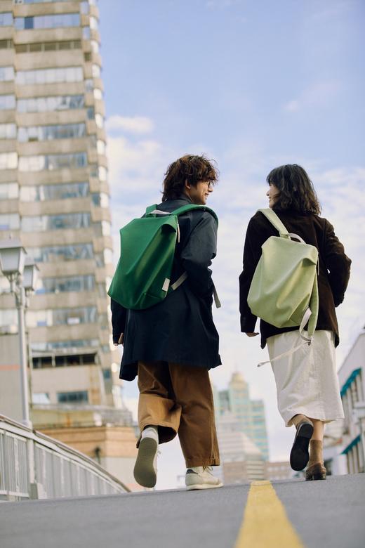 ITO TRUFFLE 轻便空气感双肩包通勤背包旅行防水休闲电脑书包男女 商品图4