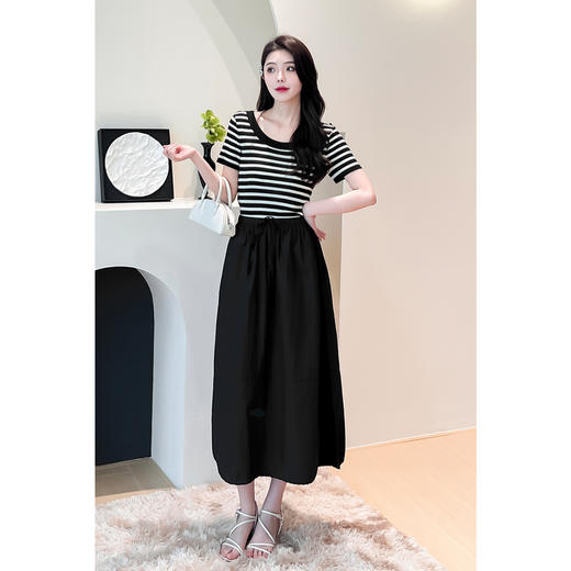 【严选】诗凡黎黑色a字半身裙2024年夏新款小个子气质高腰显瘦流行长裙女SF6141111 商品图1