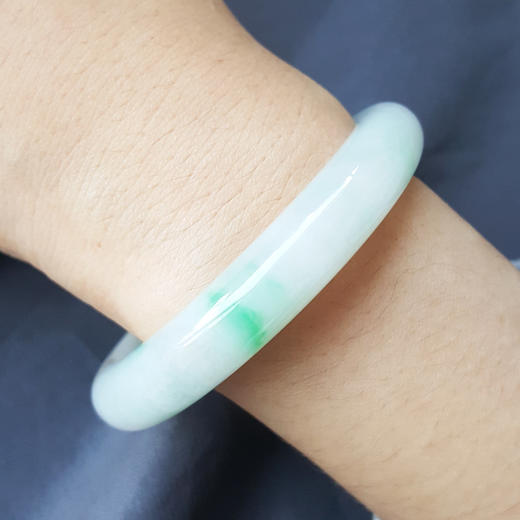 【天然正品】A货翡翠天然精品细腻无杂裂糯种飘阳绿54.5号翡翠手镯54.4MM 131223XY07+ 商品图6