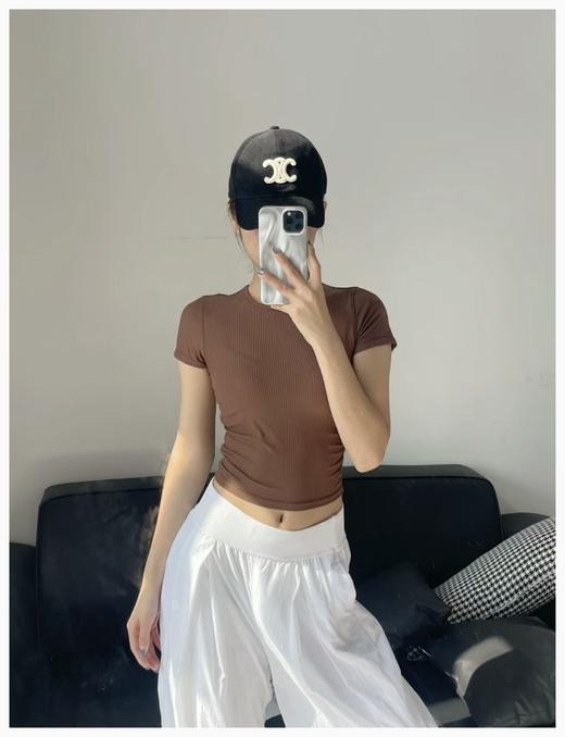 越南代工回货   lul*All It Takes 收褶罗纹短袖 商品图8