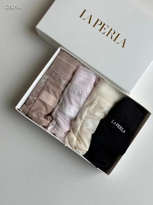 Laperla新款轻奢蕾丝面膜内裤
【尺码】均码（80-130斤）
【主面料】锦纶71.8%氨纶28.2%
【里料】粘纤91 商品图1