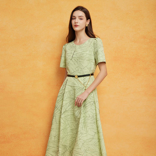 PF8C5斯尔丽2024新款设计感压褶皱工艺小礼服简单大方中长连衣裙 商品图2