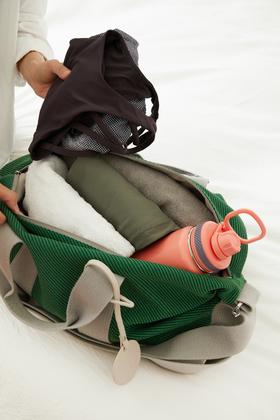 ITO CHANTERELLE DUFFLE 全日制旅行袋女大容量斜挎运动健身包男包（20L）