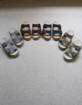 妥妥的老钱风 哈！男段 BC 全皮料 高丝光水洗麂皮绒 扣环带 皮拖 4色入