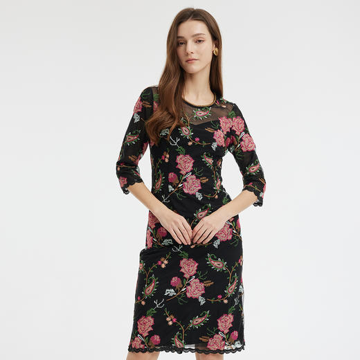 RF8F6斯尔丽2021年瑟俪春季新款圆领合体小A十字绣连衣裙 商品图0