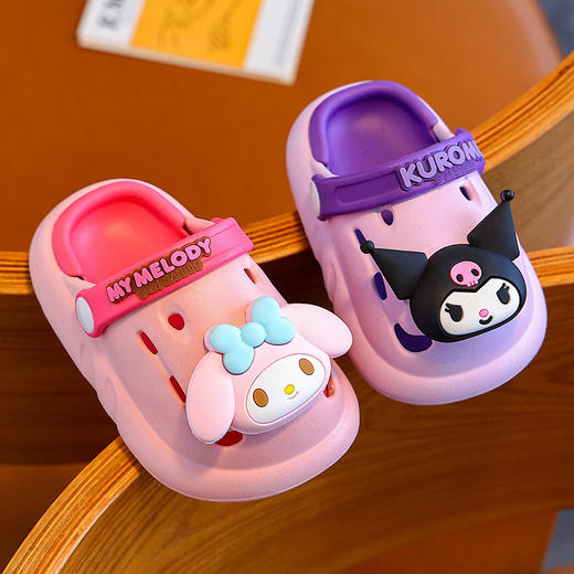 【时尚“凉”感，防滑沙滩鞋】小公主的夏日必备。可爱凉拖，防滑沙滩鞋，让宝贝安心玩耍，粉红、蓝色、紫色多款颜色可选！ 商品图0
