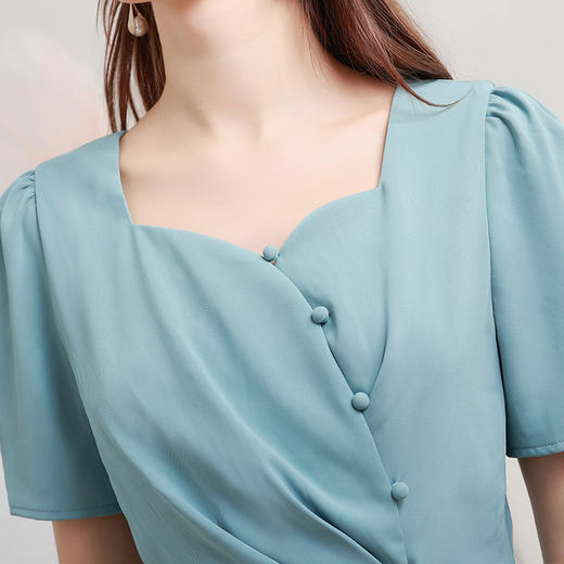 未风名媛气质连衣裙女夏2024夏季新款品牌轻奢收腰显瘦开叉裙子 商品图3