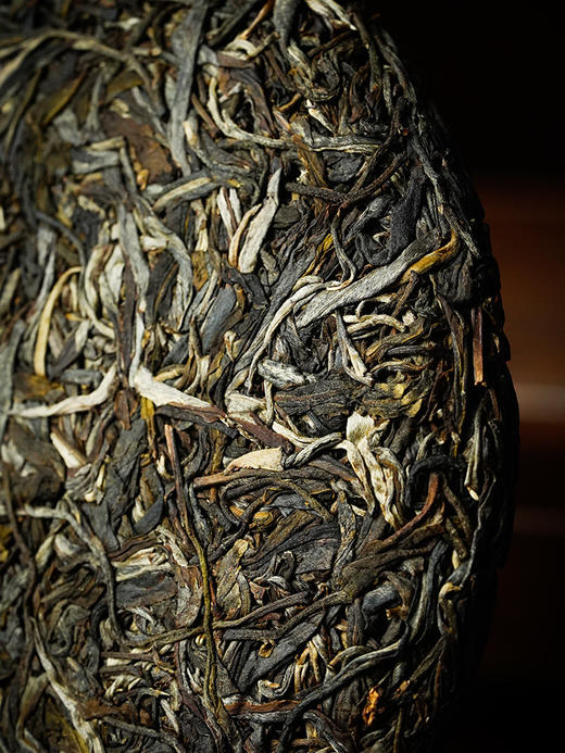 【绿水塘】2024年头春头采普洱茶生茶 小众茶里面的天花板 357克/饼 拍5发6 商品图6