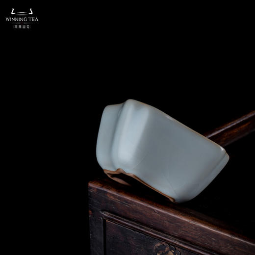 问鼎汝瓷鼎峰系列月白紫金釉经典款四方杯 商品图3