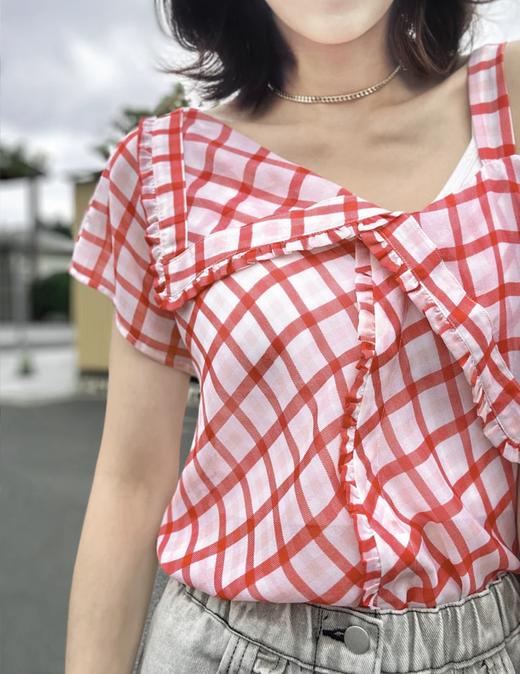 TYNVIE 不规则肩带上衣 商品图1