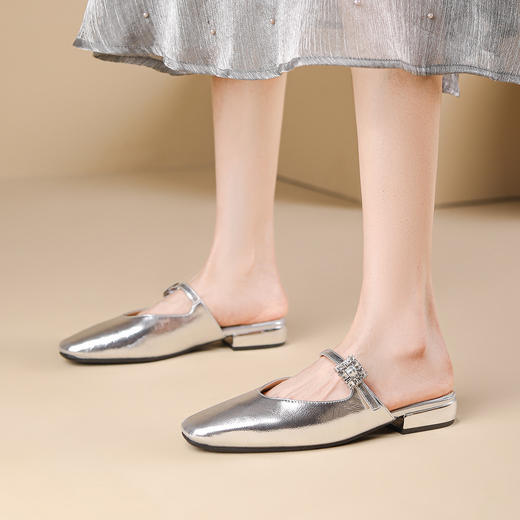 品质好货 | Safiya/索菲娅2024夏时尚气质低跟水钻方头拖鞋穆勒拖 SF42110708 商品图4