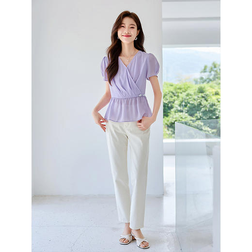 【五折购】熙世界V领短袖雪纺衫夏2025新款复古通勤气质中式盘扣收腰小衫 商品图3