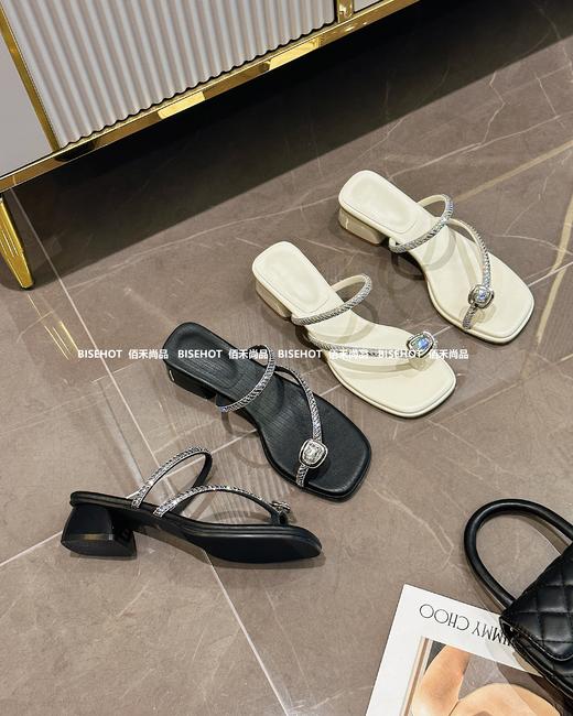 新品百搭钻扣粗跟百搭女拖鞋798B42600（W） 商品图4