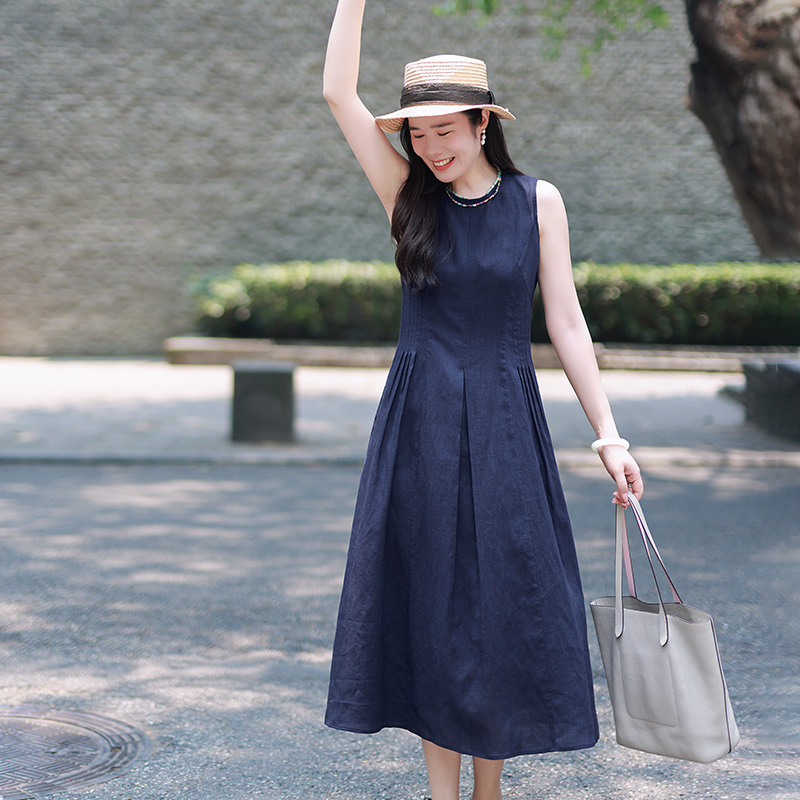时尚通勤万能百搭无袖A字连衣裙