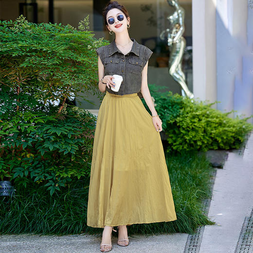 WM882629 2024年夏季新款简约干练时尚潮流百搭牛仔上衣搭高腰半裙两件套 商品图1