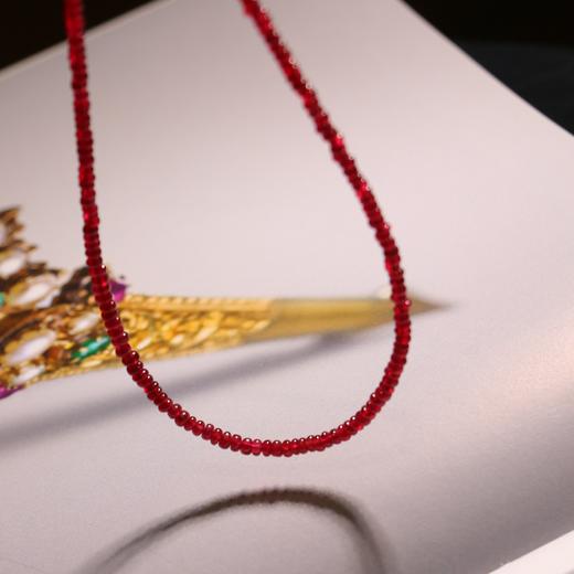 甄珠贝 ​进口彩宝素链 高叶、倪妮同款 祖母绿/红宝石 通透明艳，氧气感满满 18k金扣（注：固定项链的压扣不是18k，如需定制18k，加180元，请私） 商品图5