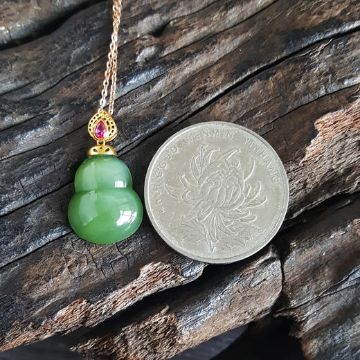 【天然正品】天然葫芦造型和田玉碧玉AU750黄金吊坠项链22.5*12.4*5.0MM（皆取最大值） 040124XY03特价 商品图5