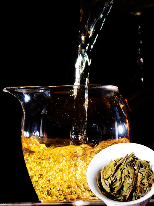 云茶盟主第五代【鲲鹏-冰岛老寨】‘中茶杯-鼎承’茶王赛【特别金奖】斩获者！大型古树单株！2026再度来袭！357g/片！ 商品图4