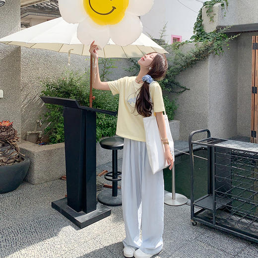 <曾小咸推荐>【甜系美眉】短袖T恤+裤子 商品图2