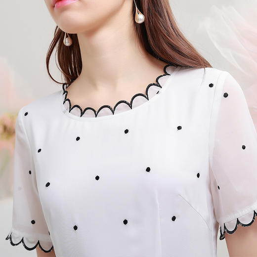 未风白色波点雪纺连衣裙女夏2025年夏季新款修身优雅气质短袖裙子 商品图3