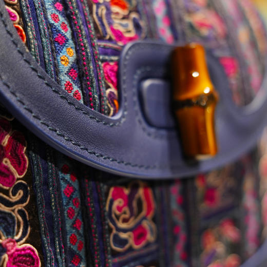 深山集市·蓝色盘线绣蓝色骨节包 商品图1