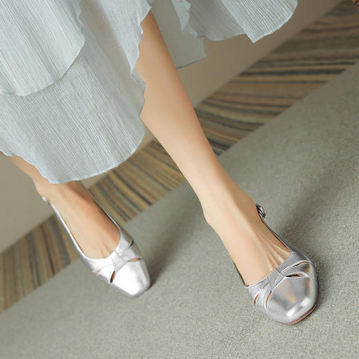 品质好货|Safiya/索菲娅2024新品夏季后空羊皮法式低跟凉鞋 SF42114728 商品图11