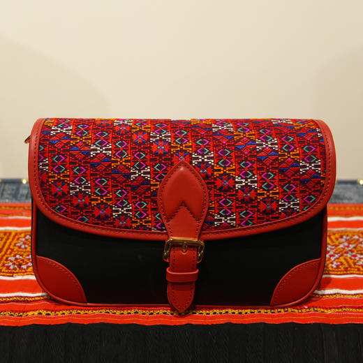 深山集市·红色数纱绣红色单肩包 商品图0