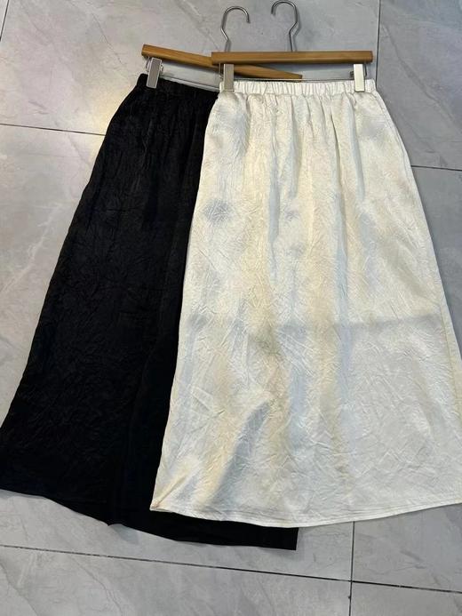 【门店同款】ENJOY夏季智性-净色肌理感长半裙 157994883 商品图0