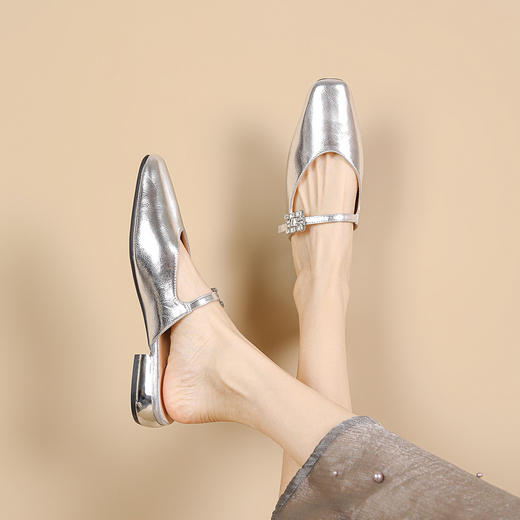 品质好货 | Safiya/索菲娅2024夏时尚气质低跟水钻方头拖鞋穆勒拖 SF42110708 商品图5