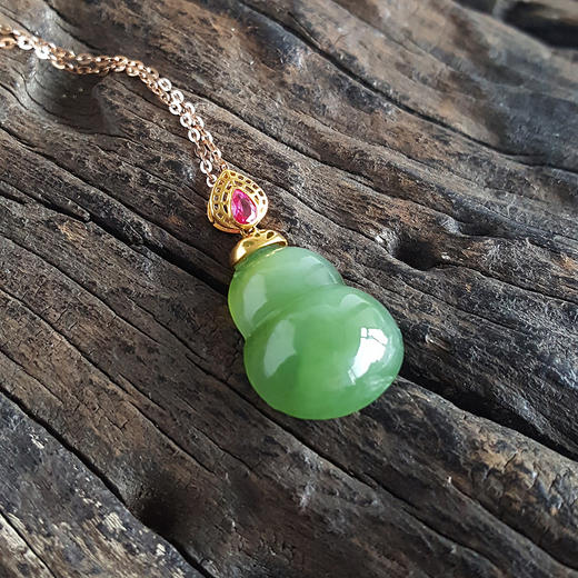 【天然正品】天然葫芦造型和田玉碧玉AU750黄金吊坠项链22.5*12.4*5.0MM（皆取最大值） 040124XY03特价 商品图1