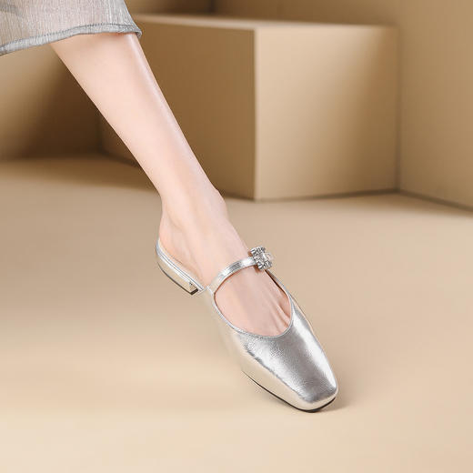 品质好货 | Safiya/索菲娅2024夏时尚气质低跟水钻方头拖鞋穆勒拖 SF42110708 商品图6